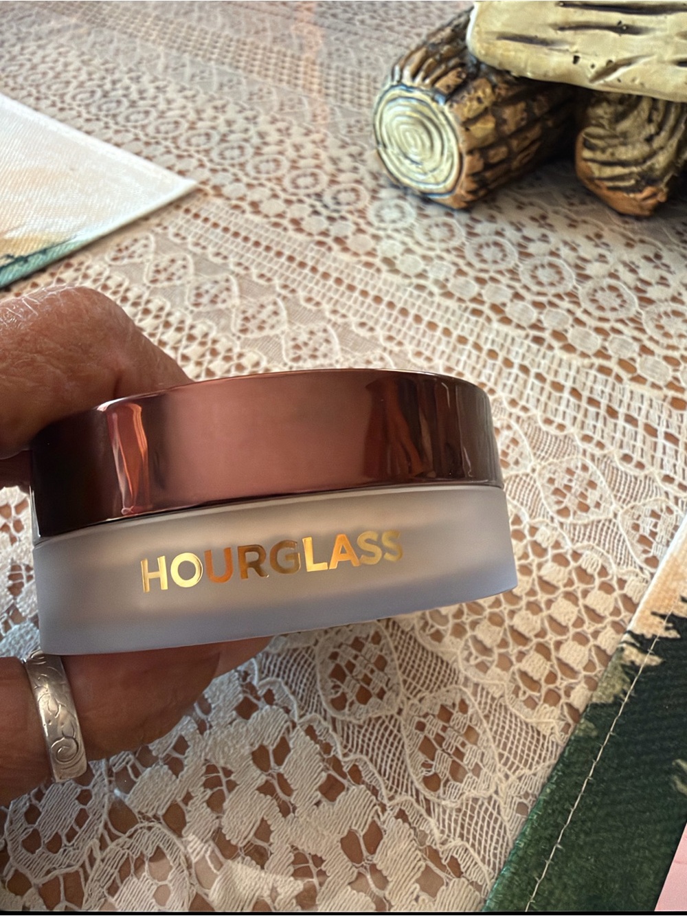 Hourglass Matte Loose Powder - Metallic Rose Lid